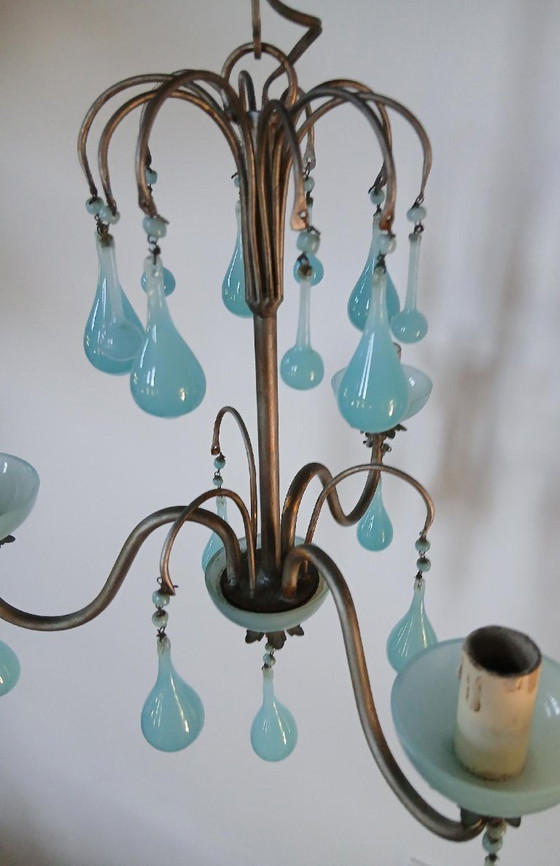 Image 1 of Magnifico lampadario in cristallo opalino di Murano, blu, a tre luci, circa 1950.