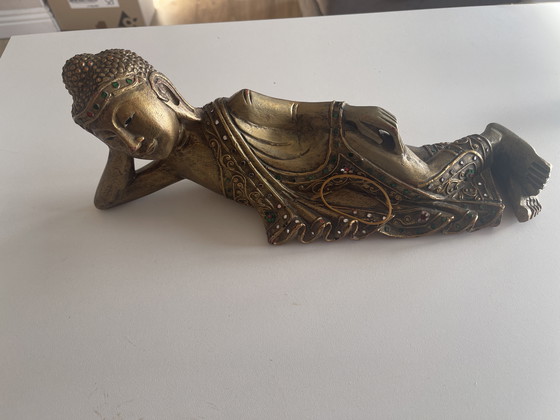 Image 1 of Statuette einer liegenden Frau