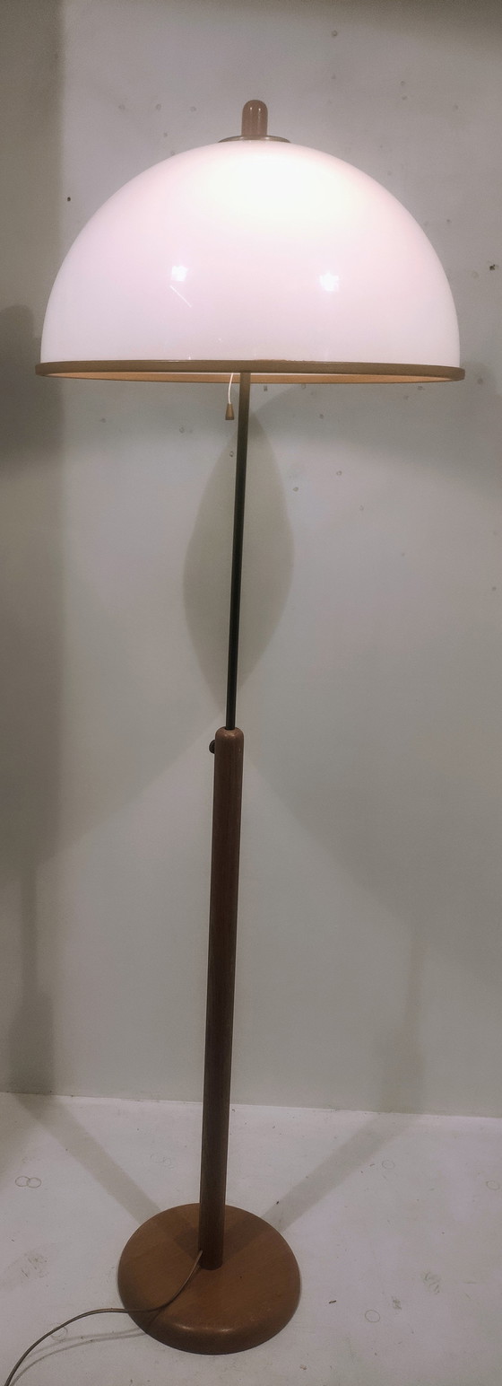 Image 1 of Lámpara de pie con forma de hongo