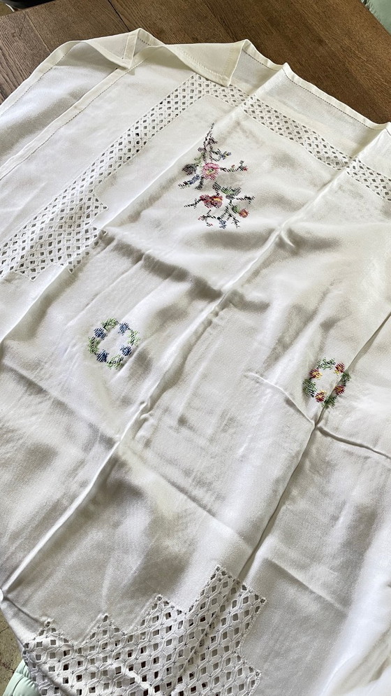 Image 1 of Rectangular embroidered tablecloth + 12 vintage napkins