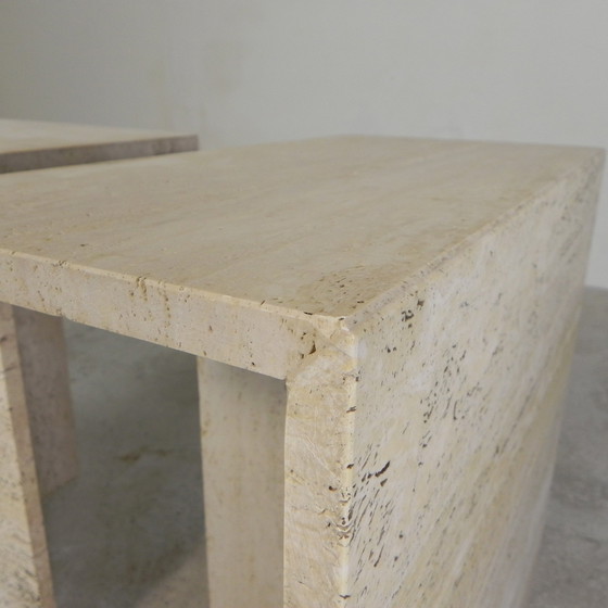 Image 1 of Ensemble de 2 tables basses en travertin, Up and Up, années 1970