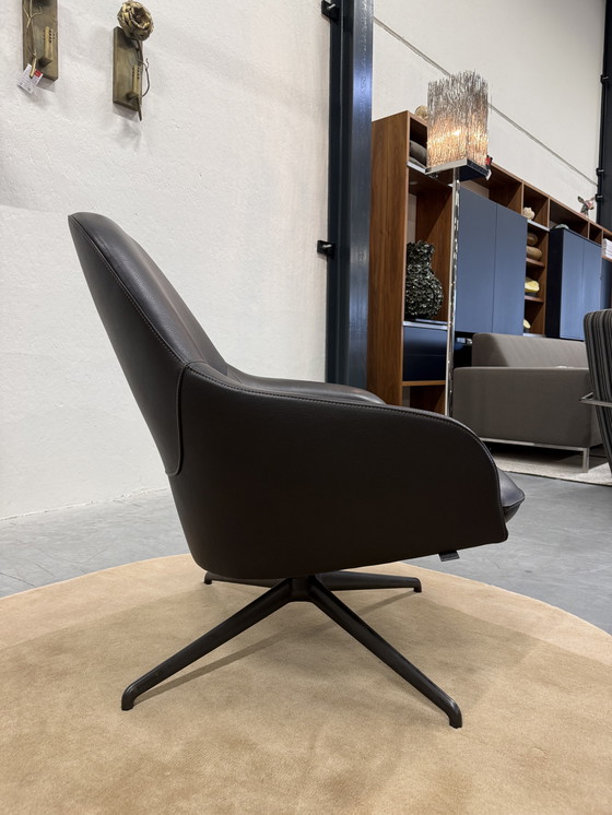 Image 1 of Poltrona girevole Leolux Lanah in pelle marrone Negev