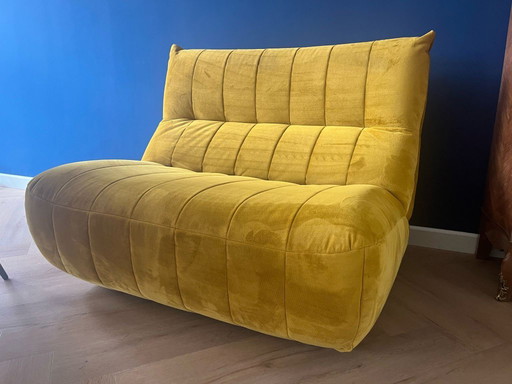 Homestock loveseat gold / ochre yellow