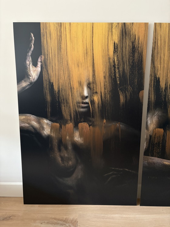 Image 1 of Pinturas doradas abstractas - YellowKorner