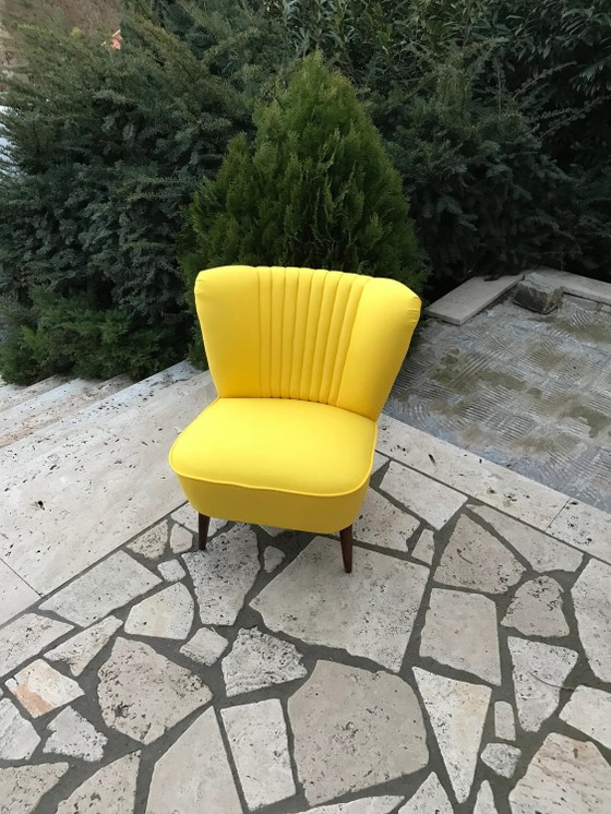 Poltrona Cocktail Gialla, anni '60 – Poltrone, Legno, Velluto, Mid Century Modern (photo 4 of 10)