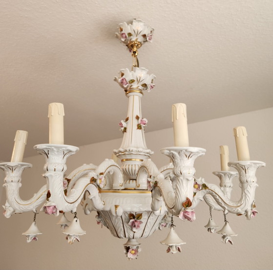 Lampadario a 8 bracci Mangani Ceramiche, in porcellana di Meissen Capodimonte, stile rococò barocco, (photo 11 of 40)