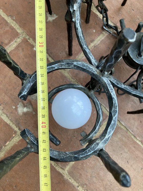 Image 1 of Imponente lampadario in stile brutalista, ispirato a Marcello Fantoni, risalente agli anni '60.