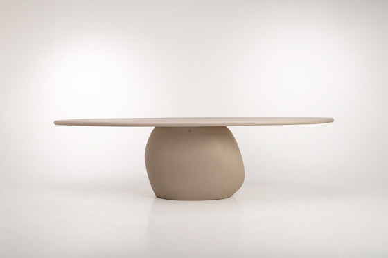 Image 1 of Table à manger contemporaine en plâtre « Pièce Unique »
