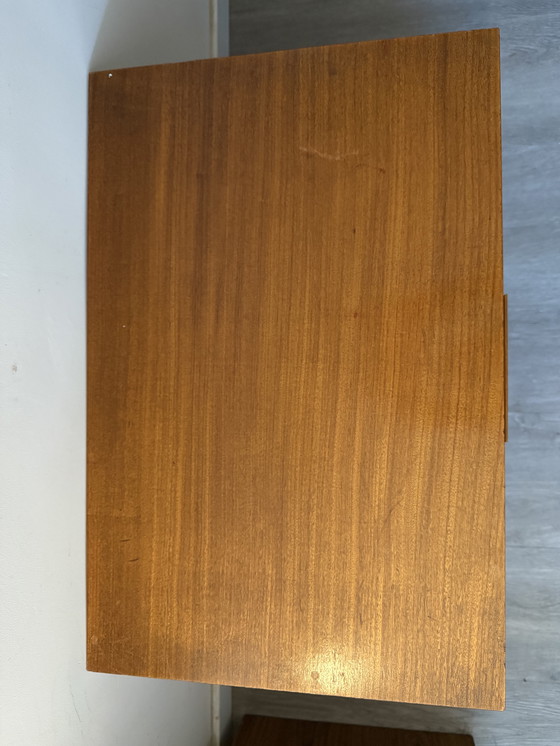 Image 1 of Mobiletto a ribalta su gambe di metà secolo