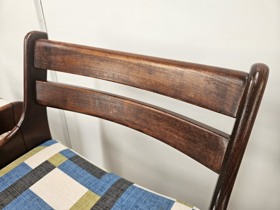 Image 1 of 70s eetkamerstoelen in beukenhout en stoffen uit het ruimte-tijdperk