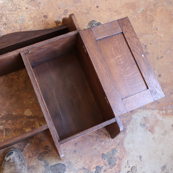 Image 1 of Armoire suspendue vintage, meuble mural en bois foncé, commode pour chambre d'enfant