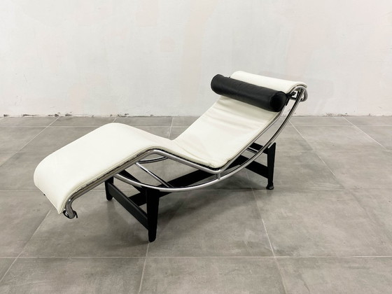 Image 1 of LC-4 Lounge Chair in White Leather by Le Corbusier for Cassina, 1980s