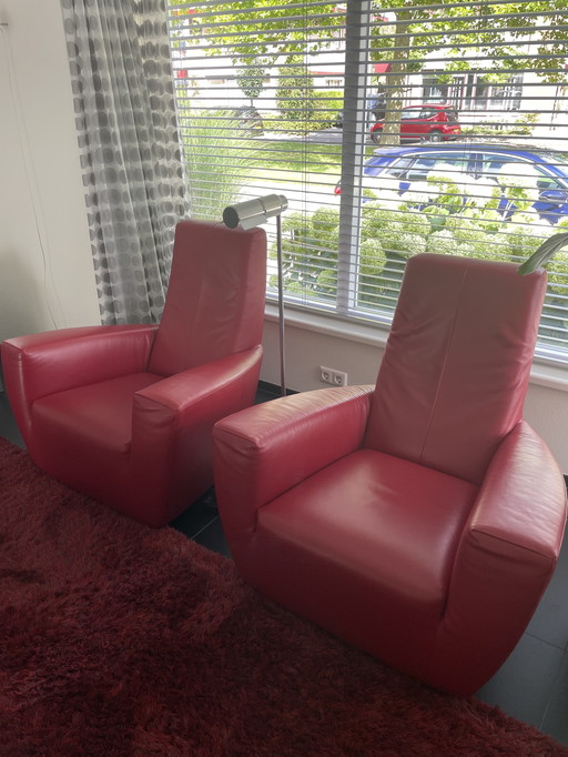 Deux fauteuils Longa en cuir (Label)
