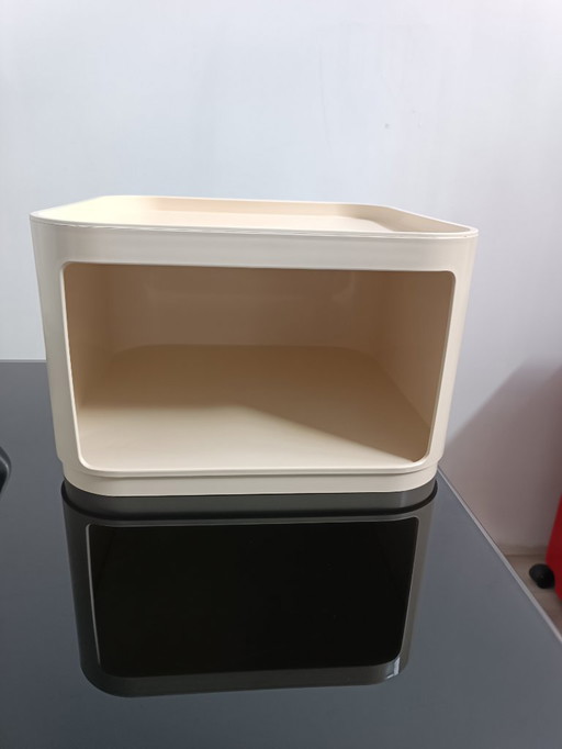 Module Componibili par Anna Castelli pour Kartell 1976