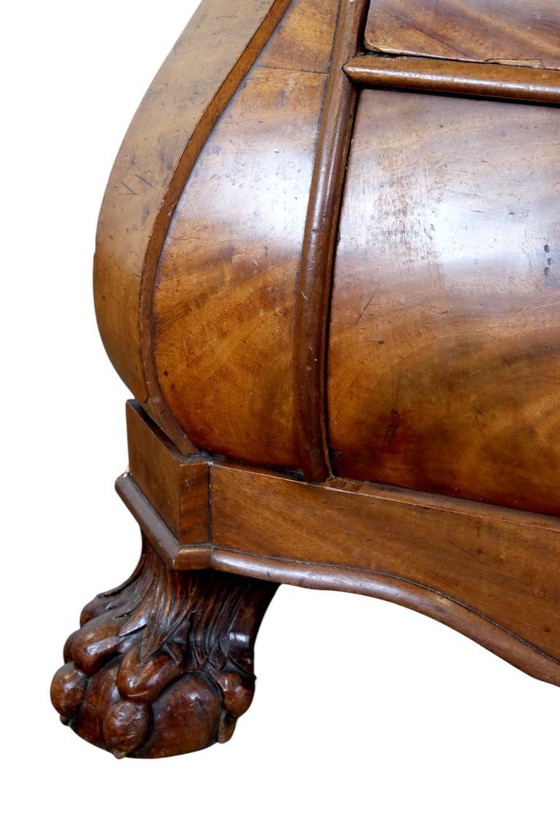 Image 1 of Bellissimo mobile del periodo Luigi XV, circa 1750.