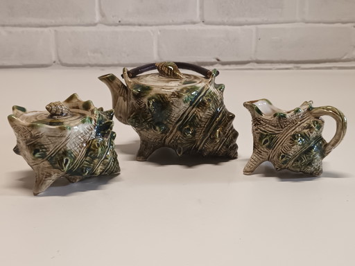 Vintage tea set shell