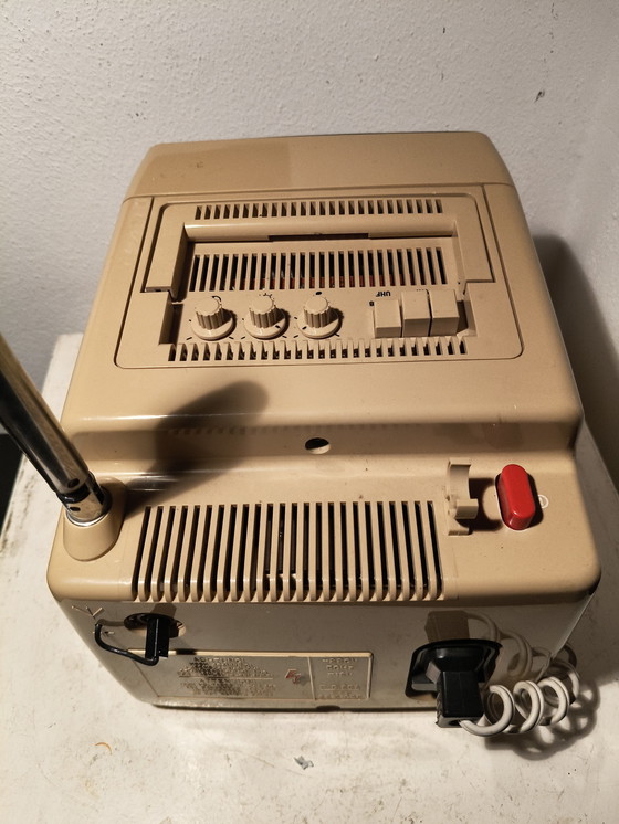 Image 1 of Televisore Tele Star 4004 in plastica dal design vintage, stile spaziale