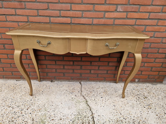 Image 1 of Goldener Beistelltisch