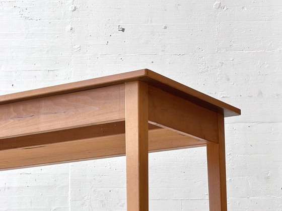 Image 1 of Bureau/werktafel van massief hout met laminaatblad, jaren 50.