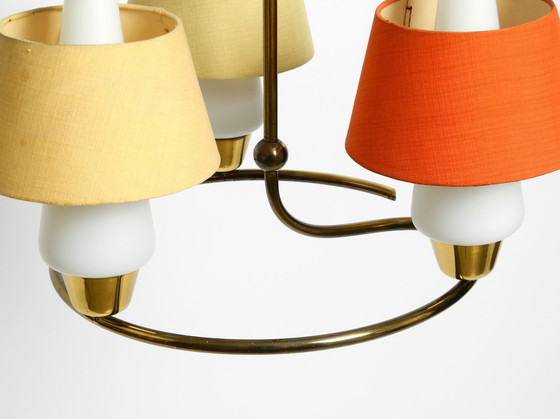 Image 1 of Sehr seltene Mid Century Deckenlampe aus Messing mit Glas- und Stoffschirmen