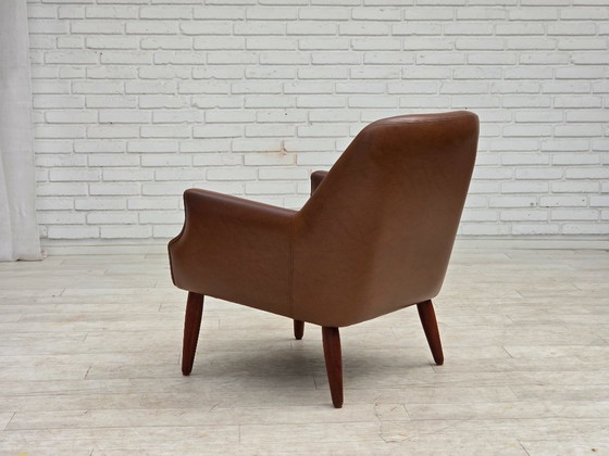Image 1 of Anni '70, poltrona danese, similpelle, gambe in legno di teak.