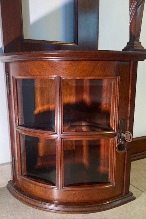 Decoene Vitrine und Kaminsimsspiegel