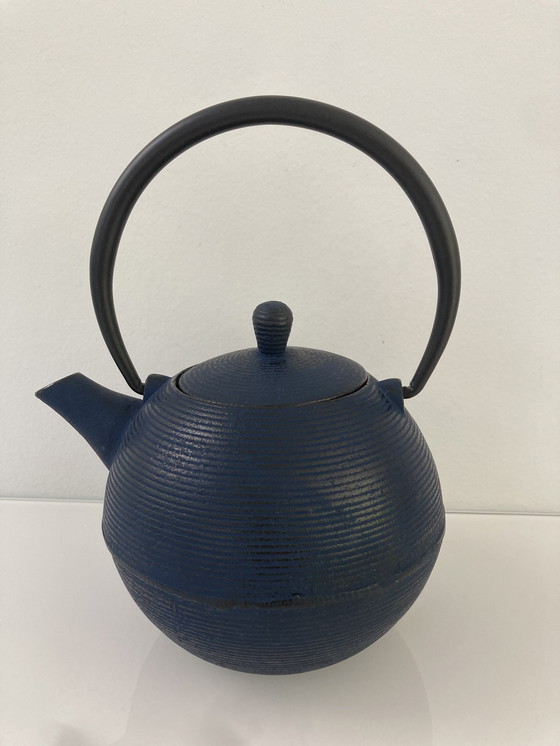 Image 1 of Théière japonaise en fonte Hinomaru, bleu indigo