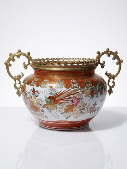 Japanse cachepot van Kutani-porselein en brons, Meiji-periode, 19e-20e eeuw.