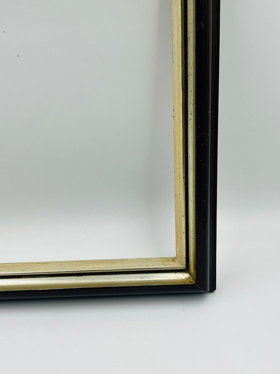 Image 1 of Antiker, dunkelbrauner Rahmen mit doppelter Goldverzierung