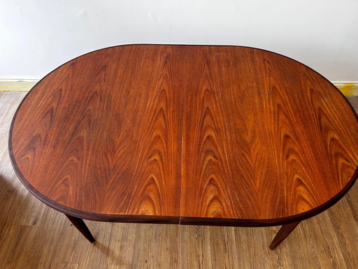 Midcentury teakhouten G-Plan ovale uitschuifbare eettafel 1960