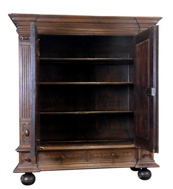 Image 1 of Armario alemán de dos puertas, siglo XVII, roble