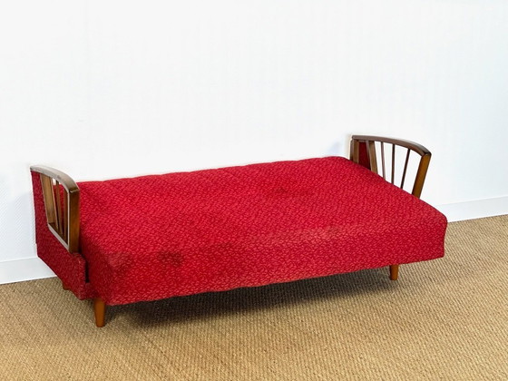 Image 1 of Vintage Scandinavische slaapbank van hout en stof, 1960