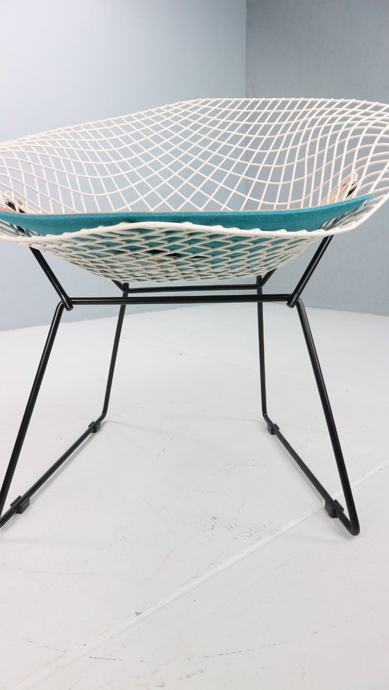 Image 1 of Silla Diamond de Harry Bertoia en metal blanco y negro y asiento de cuero nuevo