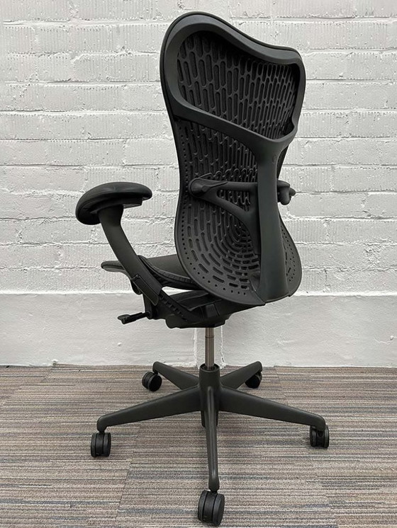 Image 1 of Herman Miller Mirra 2 Butterfly Bureaustoel
