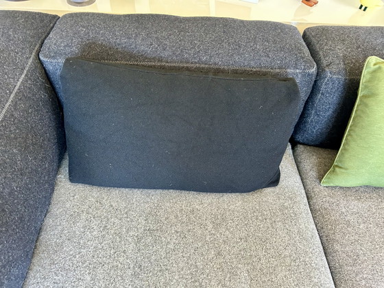 Image 1 of Coin salon complet : 2 chaises Hay Mags + Mags soft, coussins Hay Mags d’origine, tapis Muuto Ply, table et Tradition