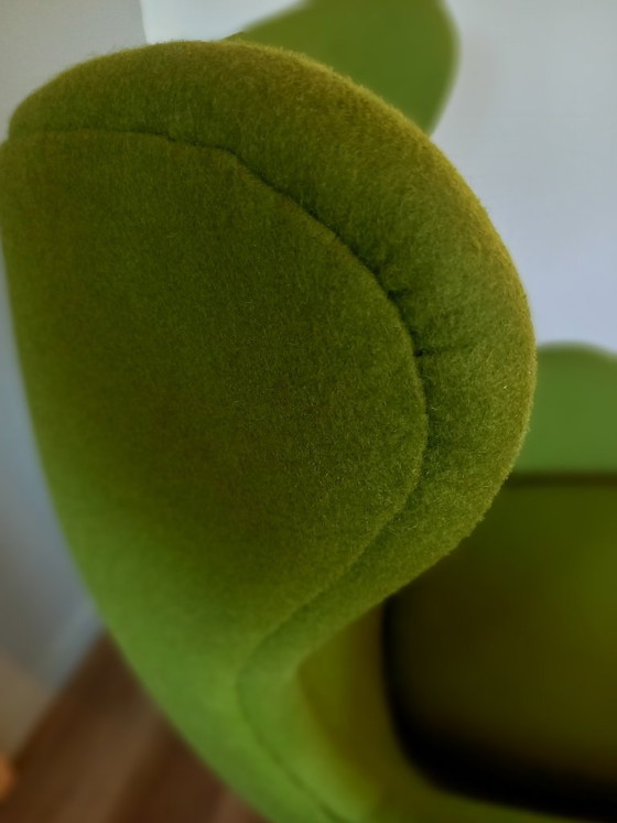 Image 1 of Egg chair replica naar model Arne Jacobsen