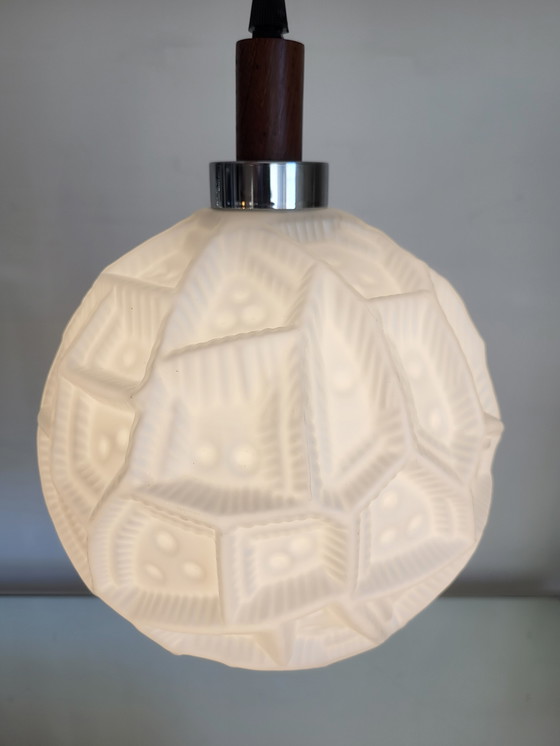 Image 1 of Lámpara colgante de vidrio opalino de Peill &amp; Putzler, presumiblemente