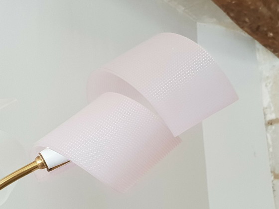 Image 1 of Vintage kroonluchter uit de jaren 50, 5 armen van messing en kunststof, rockabillystijl uit de jaren 50