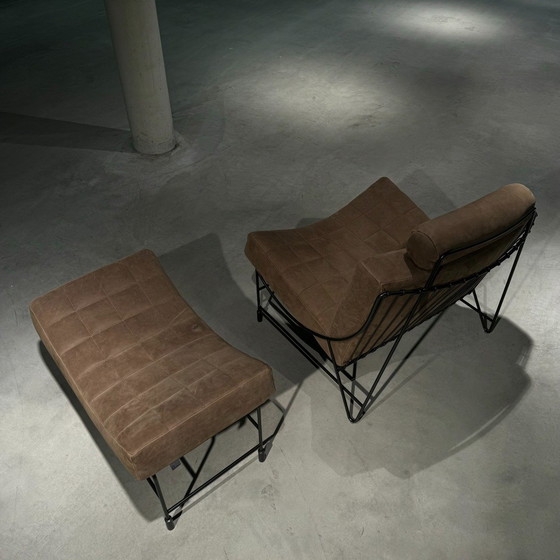 Image 1 of Leolux Volare armchair with ottoman