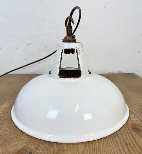Image 1 of Industriële witte geëmailleerde fabriekshanglamp van Thorlux, jaren 60