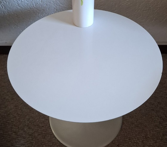 Vintage round white tulip model side table 1970 – Other (photo 3 of 10)