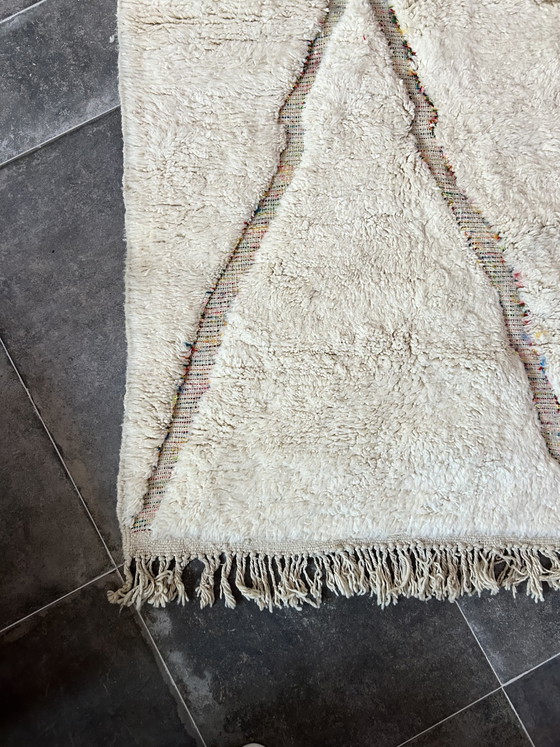 Image 1 of Tapis Beni Mrirt 300x200 cm – Tapis marocain en laine blanc cassé à motifs sable