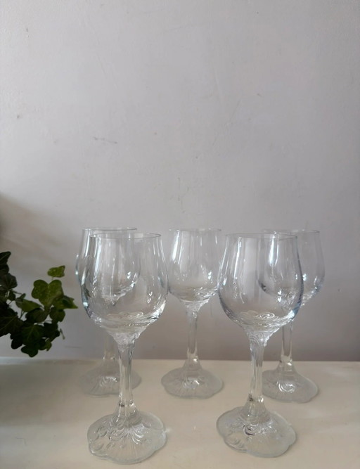 Set of 5 vintage wine glasses