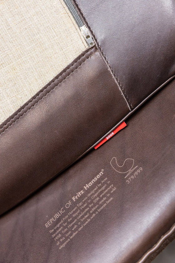 Image 1 of Fauteuil œuf édition anniversaire