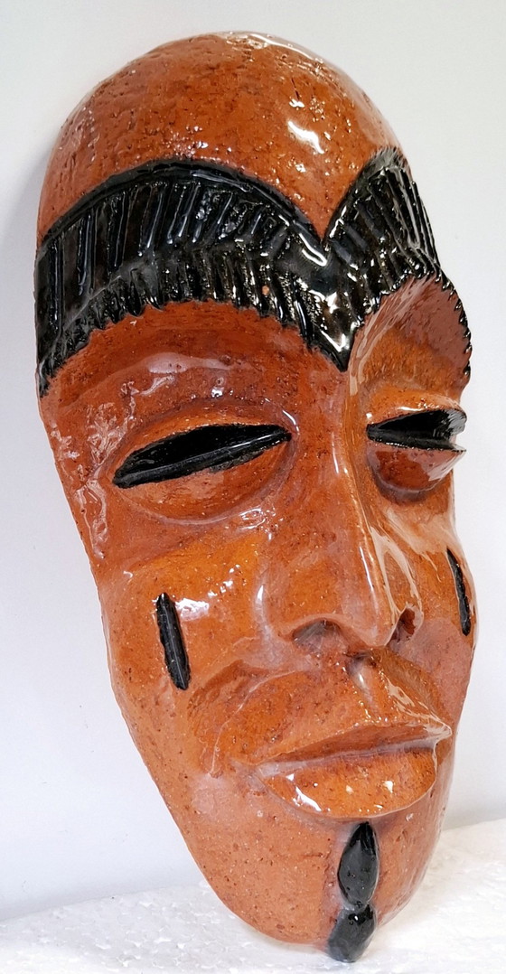 Image 1 of Masque africain en céramique