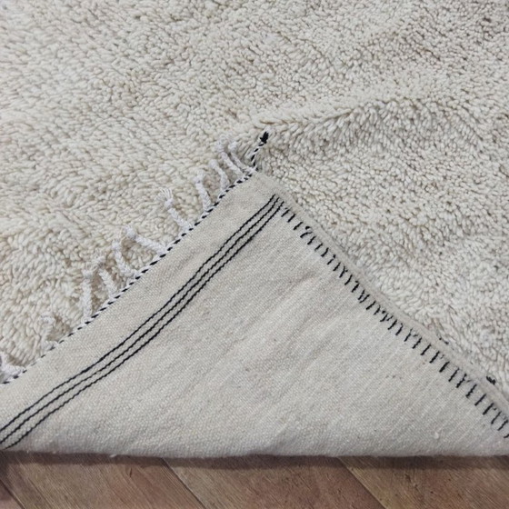 Image 1 of Minimal Berber Rug – Minimalist Berber Carpet | Moroccan Wool Rug | 245 × 150 cm