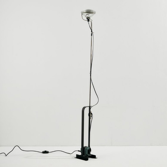 Image 1 of MK10290 Lampada da terra Toio di Achille & Pier Giacomo Castiglioni per Flos