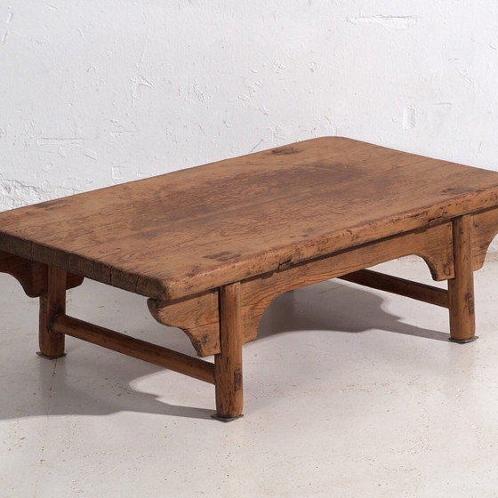 Antiker niedriger Tisch aus Kiefernholz – China, ca. 1930 – Couchtische (photo 4 of 40)