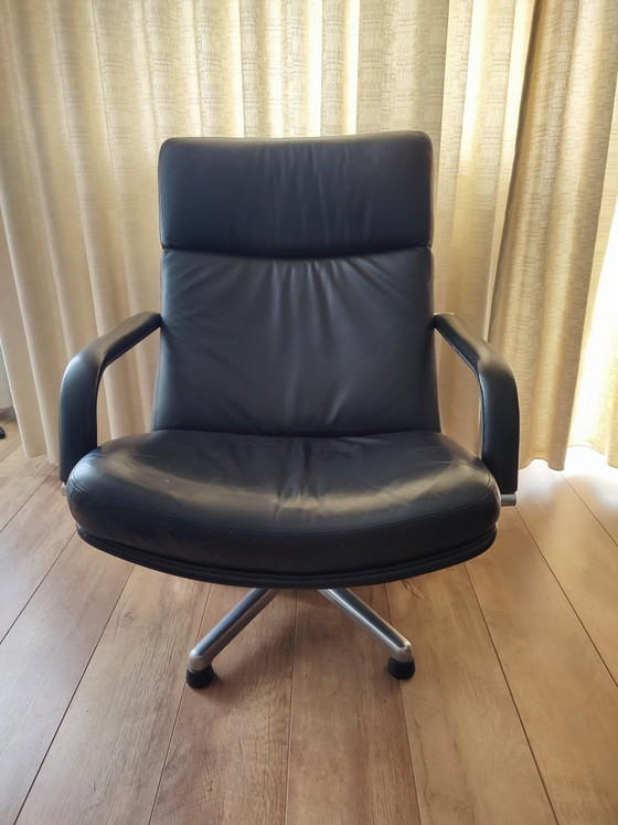 Artifort F141 Black Leather Swivel Armchair Geoffrey Harcourt – Metal (photo 3 of 13)