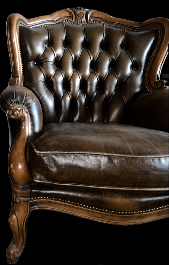 2 Poltrone Chesterfield Barocche in pelle – Legno (photo 5 of 12)